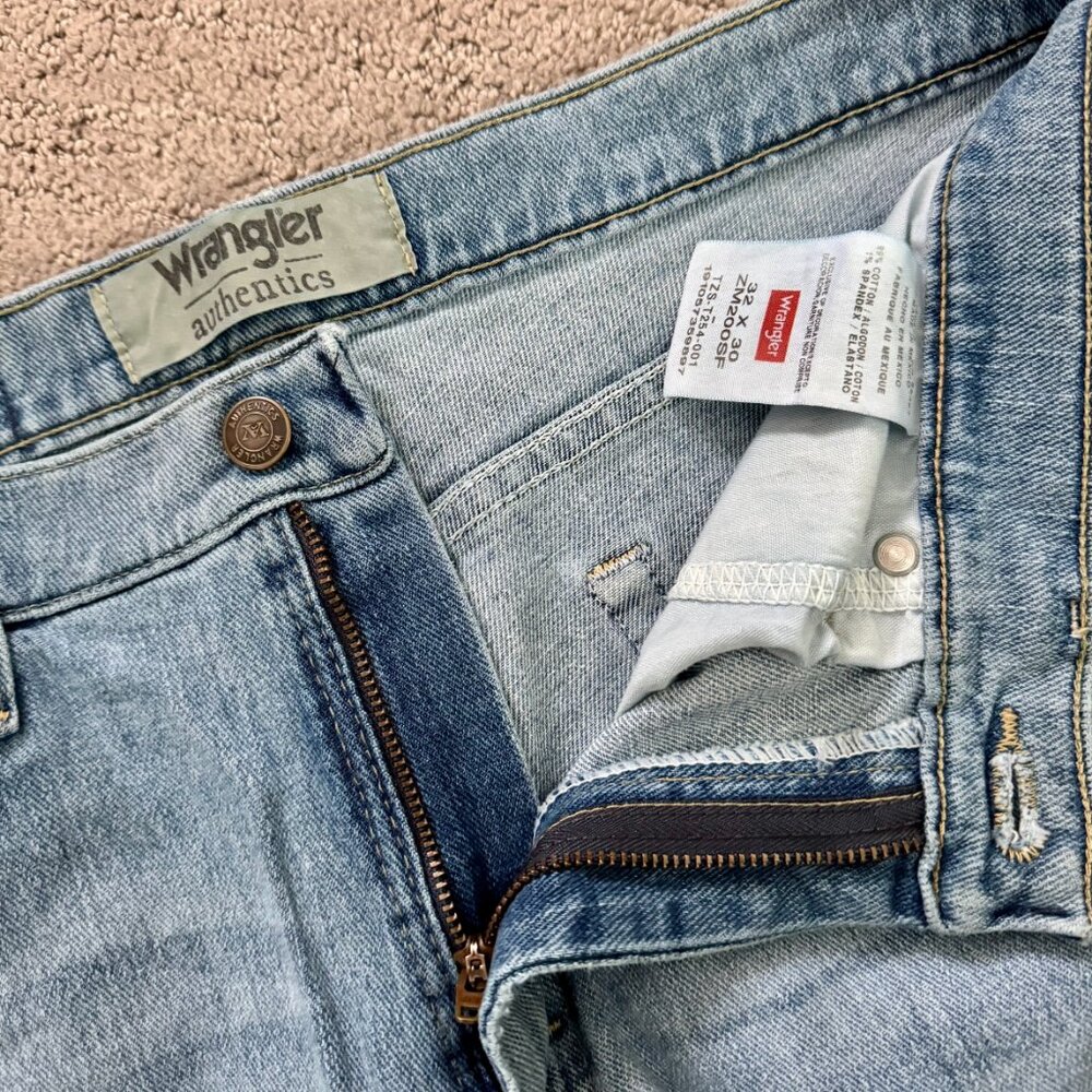 Vintage Wrangler Mom Jeans 32x30 Distressed Hem